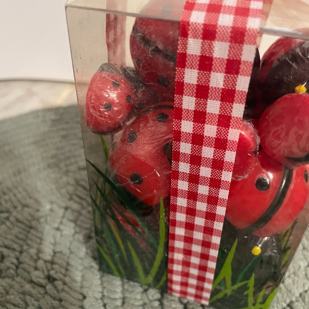 Crate & Barrel Ladybug Floating Candles Set of 18 x 2 packages =36 Candles NWT - Picture 4 of 5